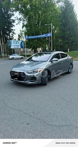 Hyundai Elantra-6