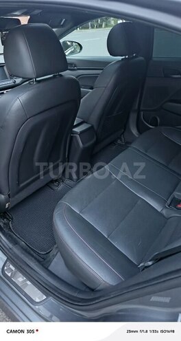 Hyundai Elantra-13