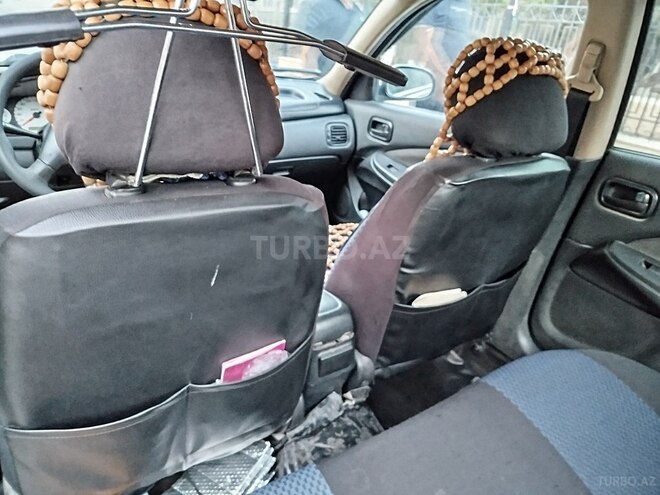 Nissan Sunny-4