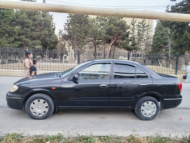 Nissan Sunny-6