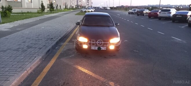 Opel Omega-4
