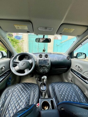 Nissan March-3