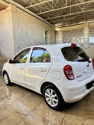 Nissan March-5