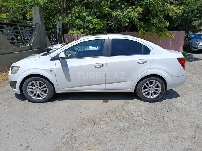Chevrolet Aveo-3