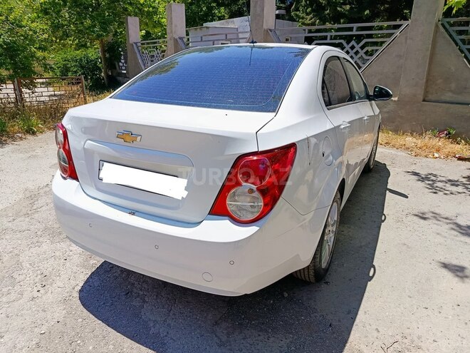 Chevrolet Aveo-5
