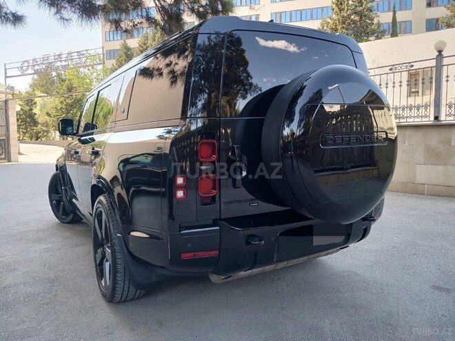 Land Rover Defender-7