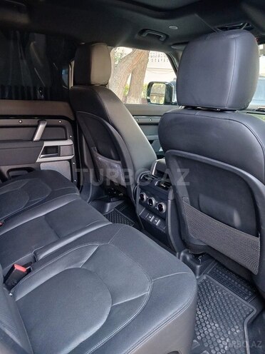 Land Rover Defender-5