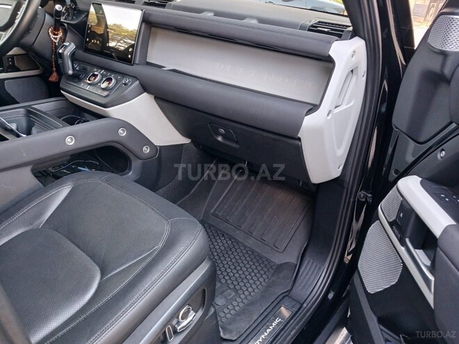 Land Rover Defender-4