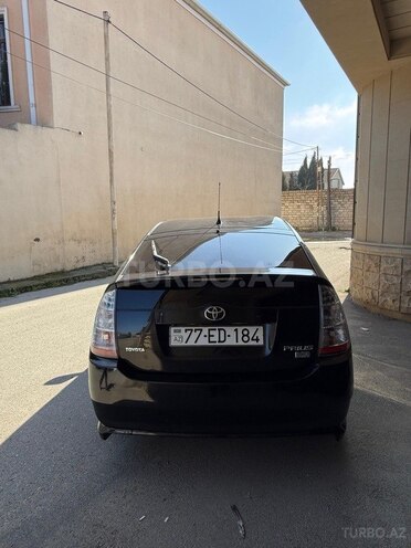 Toyota Prius-4