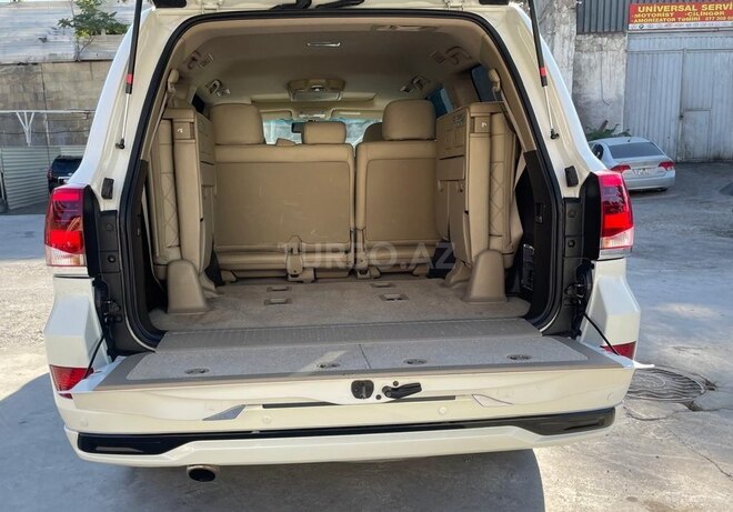 Toyota Land Cruiser-7