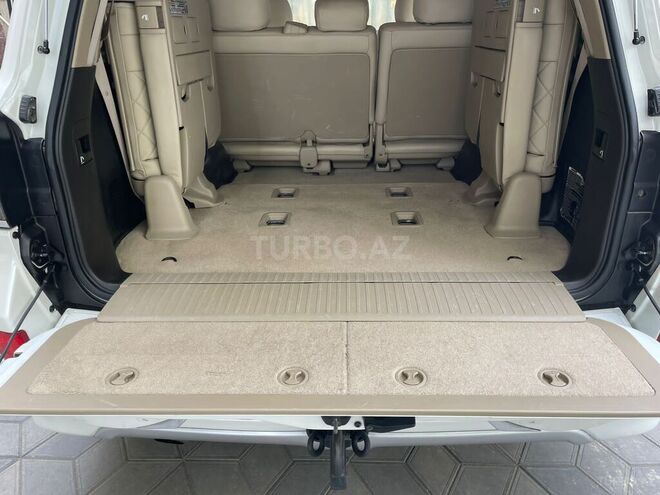 Toyota Land Cruiser-9