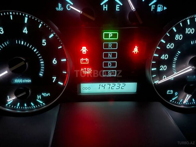 Toyota Land Cruiser-11