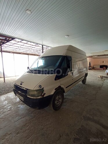 Ford Transit-4