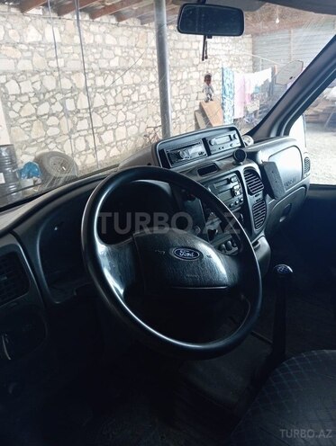 Ford Transit-6