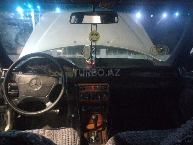 Mercedes 220 E-3