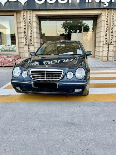 Mercedes E 280-1