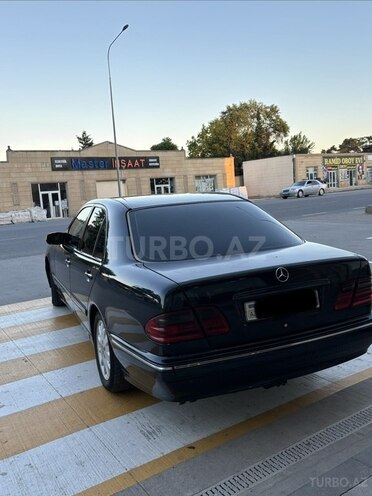 Mercedes E 280-5