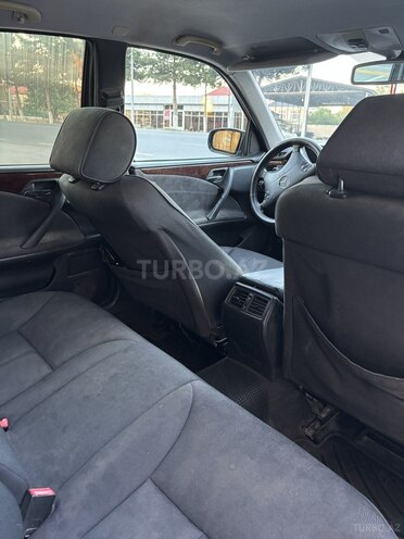 Mercedes E 280-8