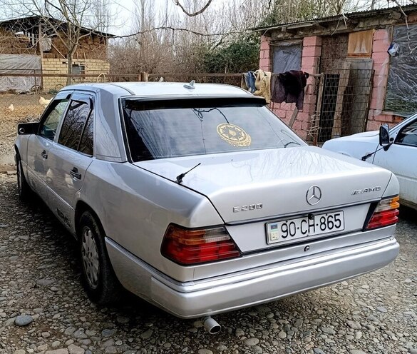 Mercedes 200 D-4