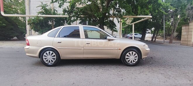 Opel Vectra-4