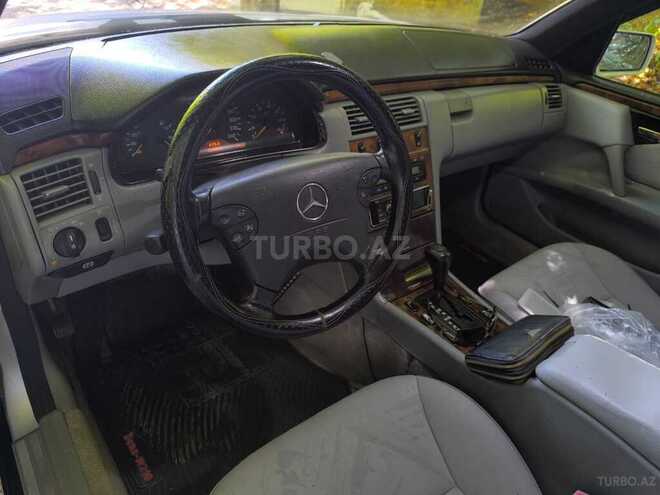 Mercedes E 240-3