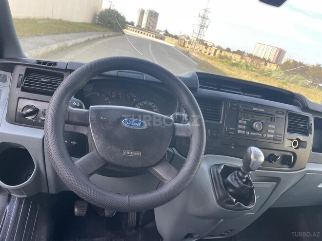 Ford Transit-2