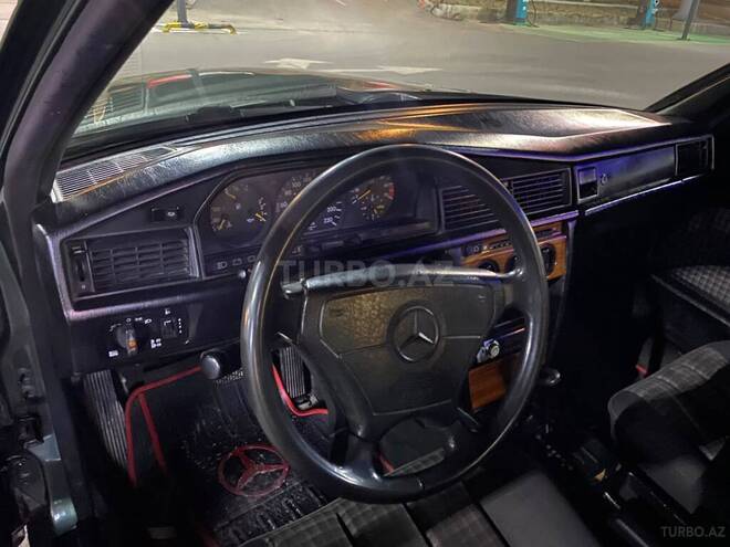 Mercedes 190-9
