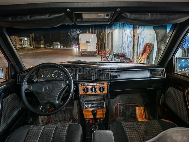 Mercedes 190-8