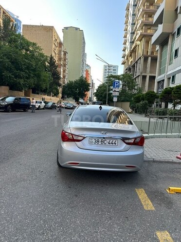 Hyundai Sonata-2