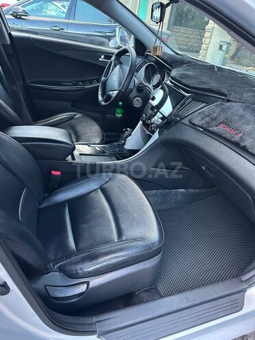 Hyundai Sonata-4