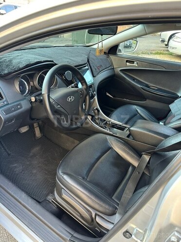 Hyundai Sonata-5