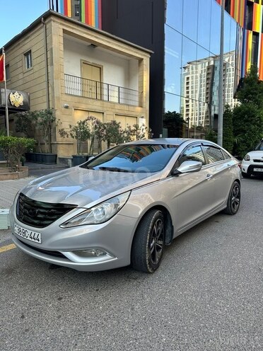 Hyundai Sonata-6