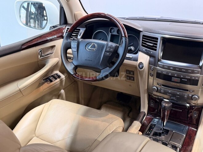 Lexus LX 570-13