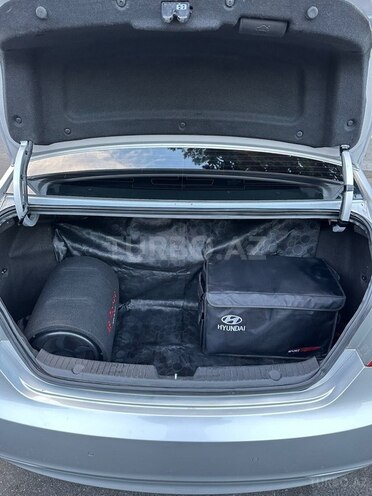 Hyundai Sonata-9