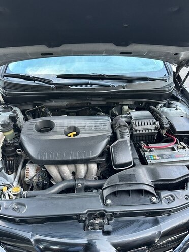 Hyundai Sonata-8