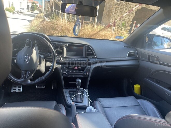 Hyundai Elantra-2