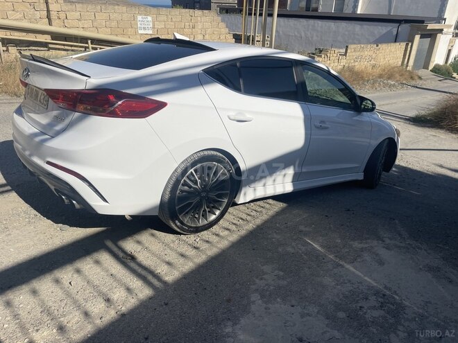 Hyundai Elantra-4