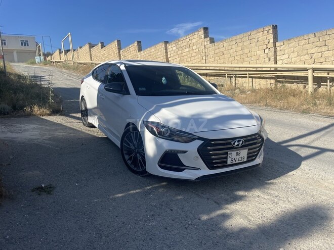 Hyundai Elantra-8