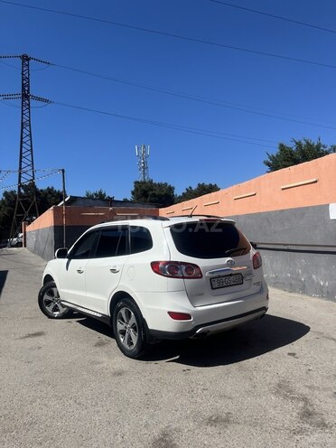 Hyundai Santa Fe-6
