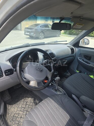 Hyundai Accent-3