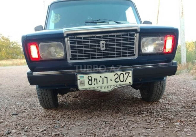 LADA (VAZ) 2107-1