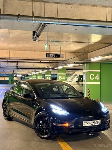 Tesla Model 3-2