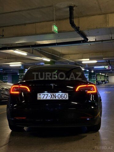 Tesla Model 3-6