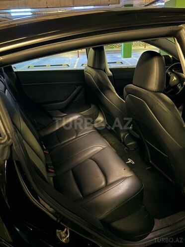 Tesla Model 3-7