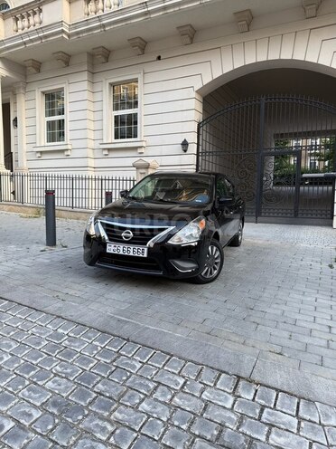 Nissan Versa-1