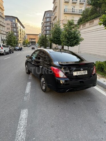 Nissan Versa-6