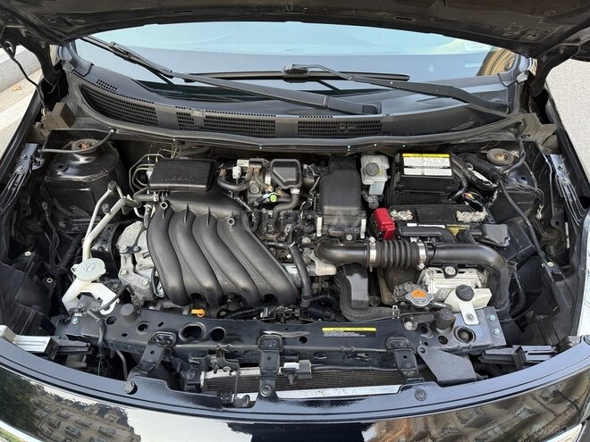 Nissan Versa-16