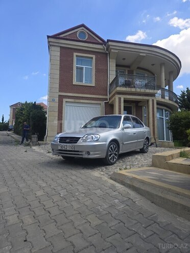 Hyundai Accent-6