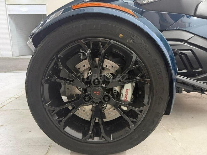 Can-Am Spyder RT-9