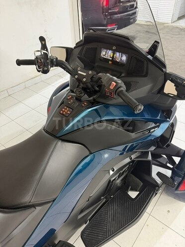 Can-Am Spyder RT-6